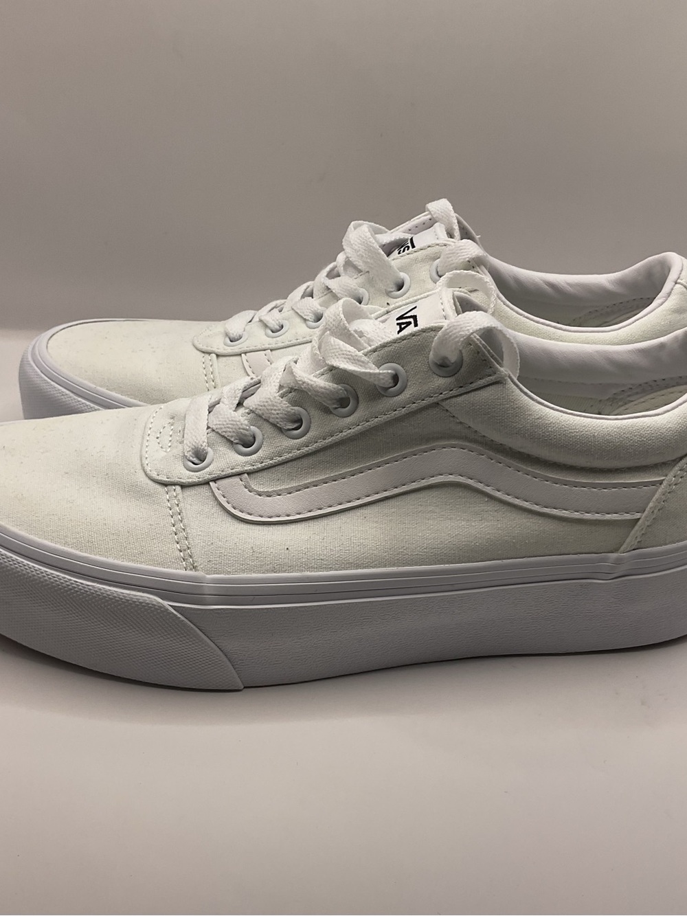 Vans Ward Sneakers Low-Top Lace Up Signature Rubber Waffle Outsole Size Women 10 - Picture 2 of 10